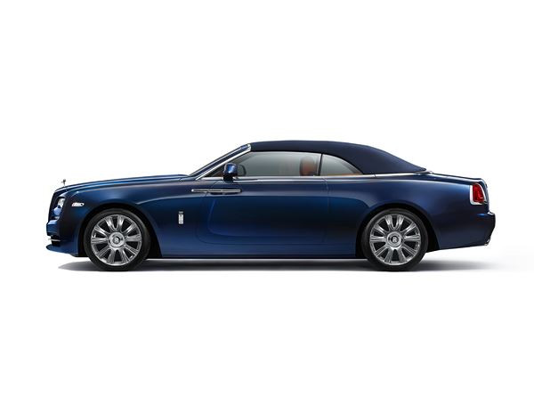 Rolls-Royce Dawn: une voiture de luxe à toit ouvert sans concession