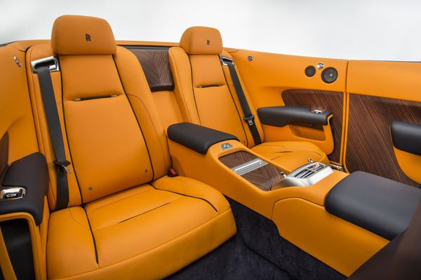 Rolls-Royce Dawn: une voiture de luxe à toit ouvert sans concession