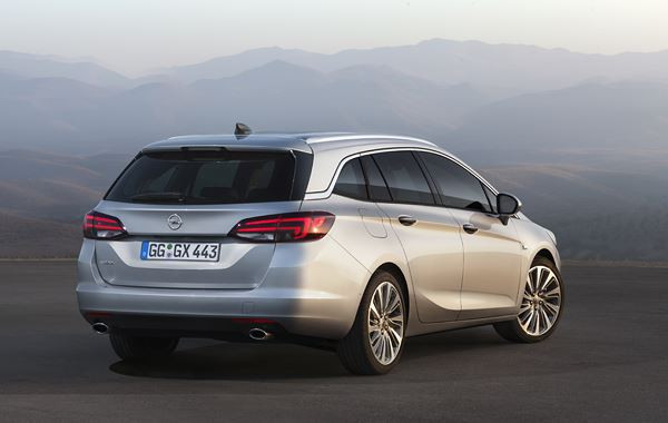 Le dynamique crossover Jaguar F-Pace affiche un style sportif