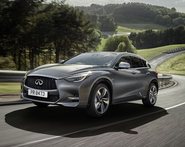 La berline Infiniti Q30 affiche une silhouette audacieuse