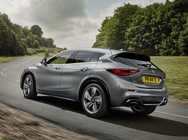 La berline Infiniti Q30 affiche une silhouette audacieuse