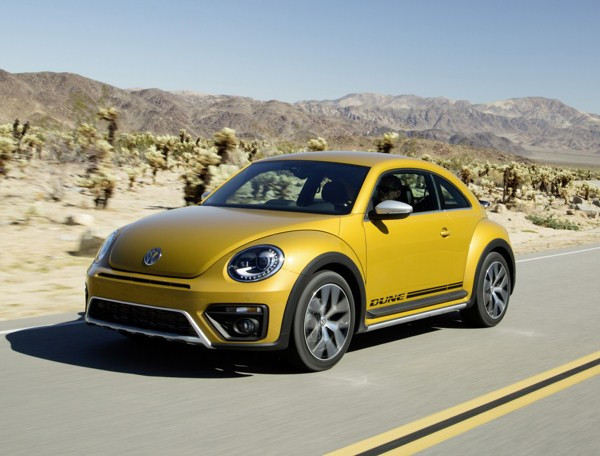 Une Volkswagen Coccinelle Dune au design off-road en approche