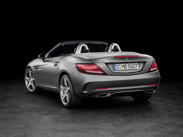 Le roadster compact Mercedes SLC embarque une technologie optimisée