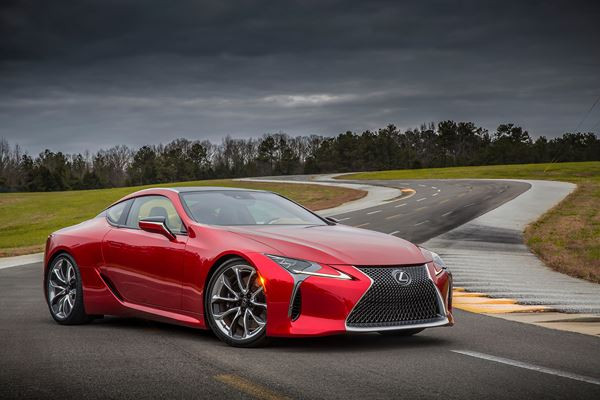Le luxueux coupé Lexus LC  affiche un style spectaculaire