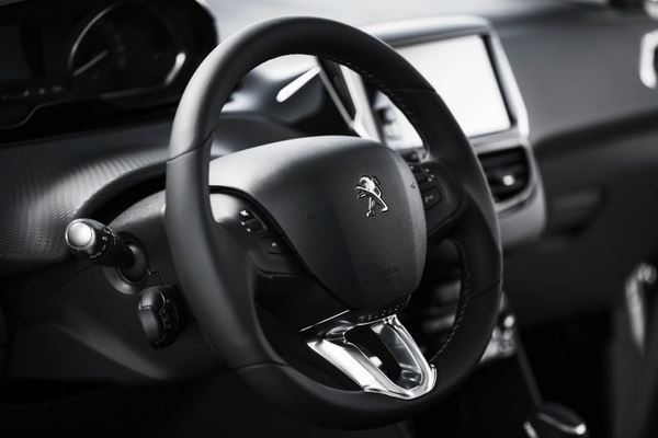 La Peugeot 2008 restylée s’habille d’un design affirmé de SUV
