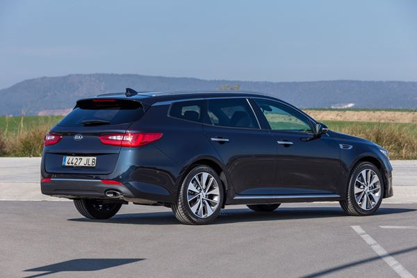 La variante break de la Kia Optima SW embarque un chargement de 553 litres