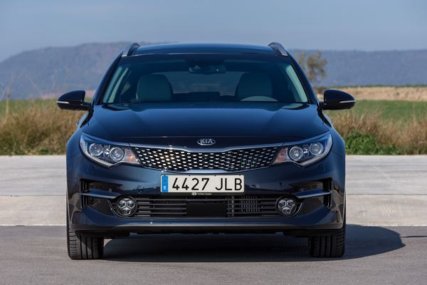 La variante break de la Kia Optima SW embarque un chargement de 553 litres