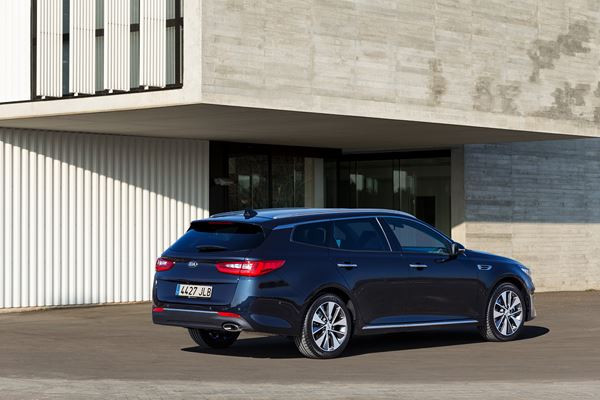 La variante break de la Kia Optima SW embarque un chargement de 553 litres