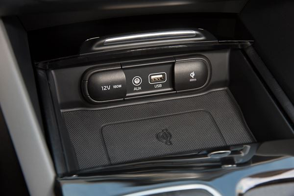 La variante break de la Kia Optima SW embarque un chargement de 553 litres