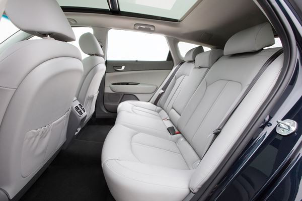 La variante break de la Kia Optima SW embarque un chargement de 553 litres