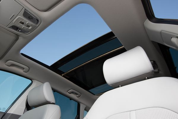 La variante break de la Kia Optima SW embarque un chargement de 553 litres