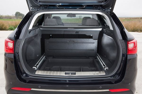 La variante break de la Kia Optima SW embarque un chargement de 553 litres