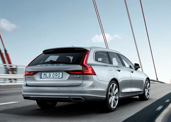 Le break Volvo V90 franchit un cap en terme d’esthétique