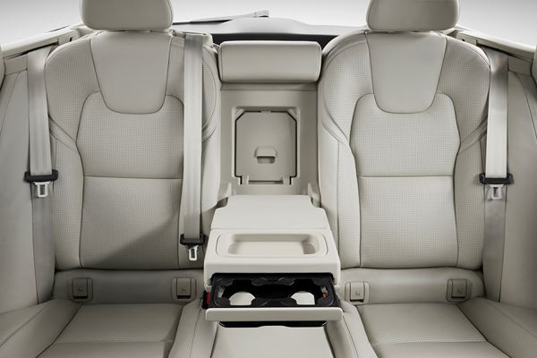 Le break Volvo V90 franchit un cap en terme d’esthétique