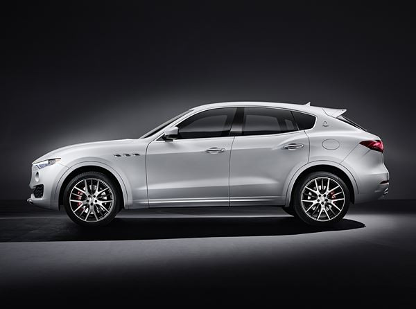 Le SUV de luxe Maserati Levante affiche une face avant massive