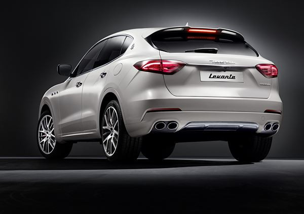 Le SUV de luxe Maserati Levante affiche une face avant massive