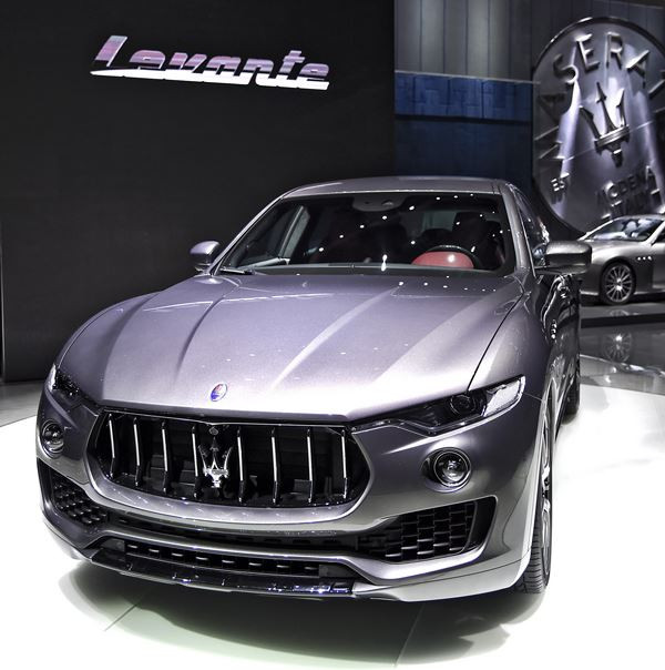 Le SUV de luxe Maserati Levante affiche une face avant massive