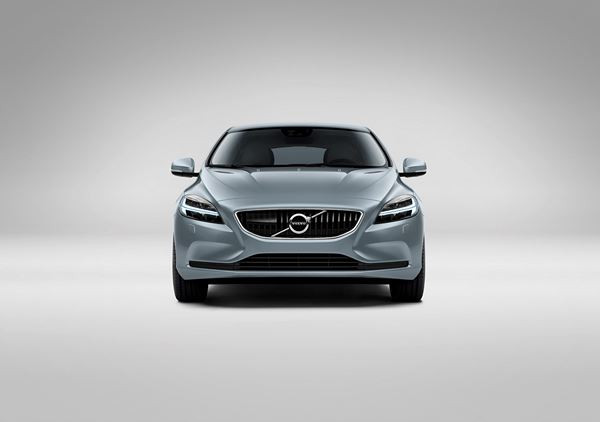 La Volvo V40 arbore une nouvelle face avant et des signes distinctifs