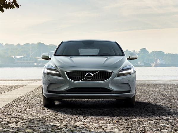 La Volvo V40 arbore une nouvelle face avant et des signes distinctifs