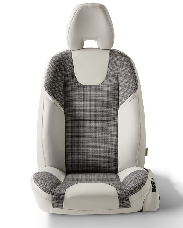 La Volvo V40 arbore une nouvelle face avant et des signes distinctifs