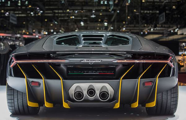 La super-sportive Lamborghini Centenario embarque un V12 de 770 ch