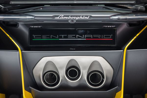 La super-sportive Lamborghini Centenario embarque un V12 de 770 ch