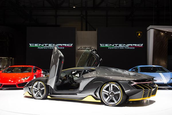 La super-sportive Lamborghini Centenario embarque un V12 de 770 ch