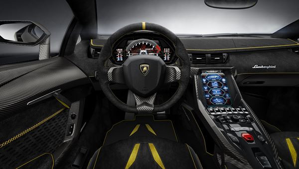 La super-sportive Lamborghini Centenario embarque un V12 de 770 ch