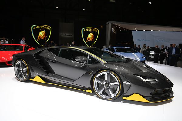 Dans les allées de la 86ème édition du salon de l'automobile de Genève