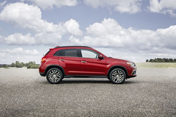 Le SUV compact Mitsubishi ASX s'offre une nouvelle face avant « Dynamic Shield »