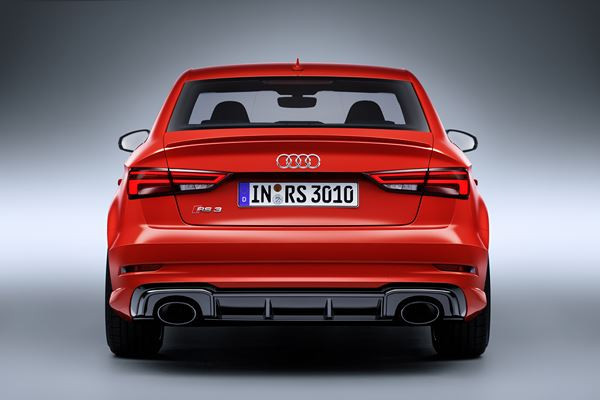 L’Audi RS 3 berline affiche un caractère ultra-sportif