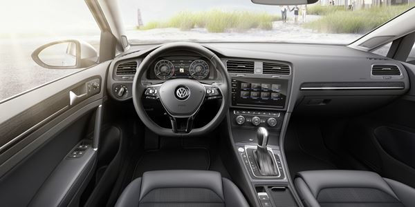 La Volkswagen Golf SW embarque des systèmes d’aide à la conduite sophistiqués