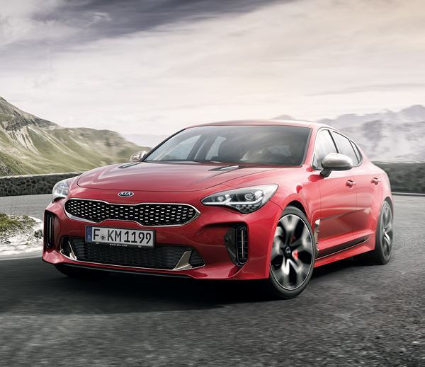 La berline coupé Kia Stinger fait ses débuts à Détroit