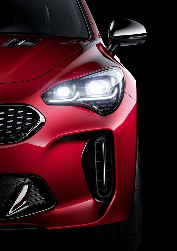La berline coupé Kia Stinger fait ses débuts à Détroit
