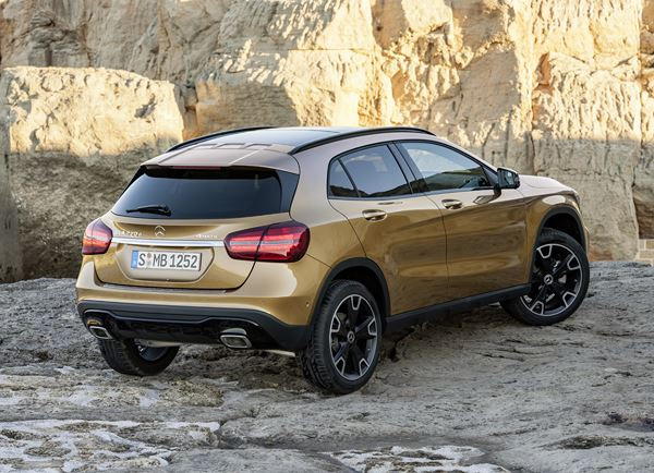 Le Mercedes-Benz GLA s'offre quelques retouches visuelles ciblées