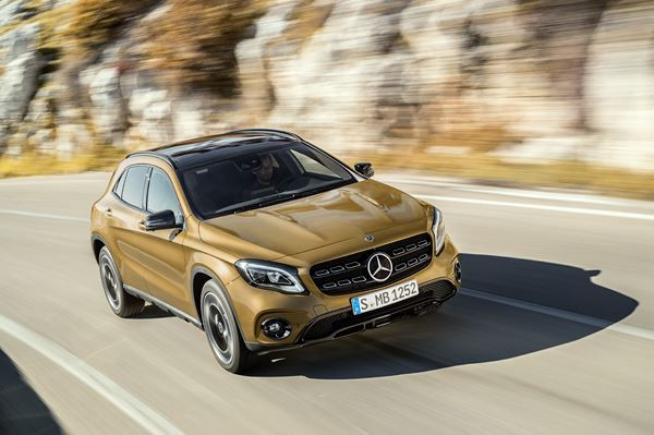 Le Mercedes-Benz GLA s'offre quelques retouches visuelles ciblées