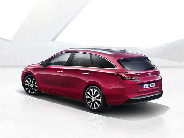 La déclinaison break de la Hyundai i30 s'offre une ligne de toit fuselée