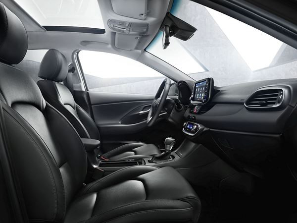 La déclinaison break de la Hyundai i30 s'offre une ligne de toit fuselée