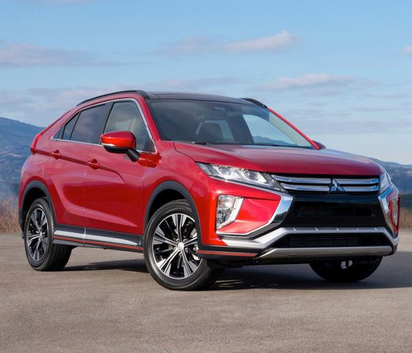 Le SUV compact Mitsubishi Eclipse Cross arbore un profil de coupé