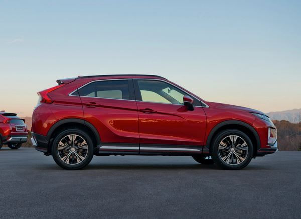 Le SUV compact Mitsubishi Eclipse Cross arbore un profil de coupé