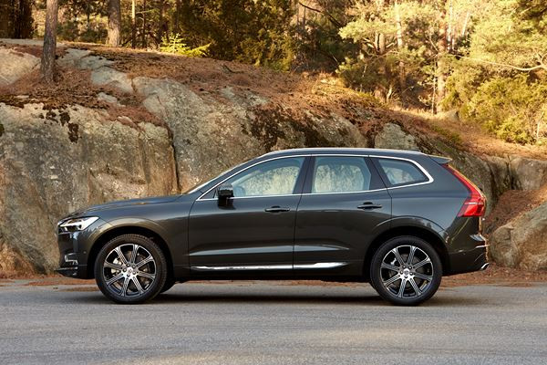 Le SUV premium Volvo XC60 arbore des lignes athlétiques sculptées