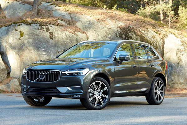 Le SUV premium Volvo XC60 arbore des lignes athlétiques sculptées