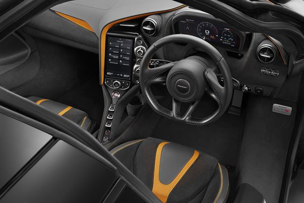 La supercar McLaren 720S embarque un moteur V8 4 litres biturbo de 720 ch
