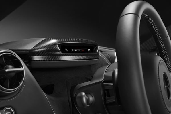 La supercar McLaren 720S embarque un moteur V8 4 litres biturbo de 720 ch