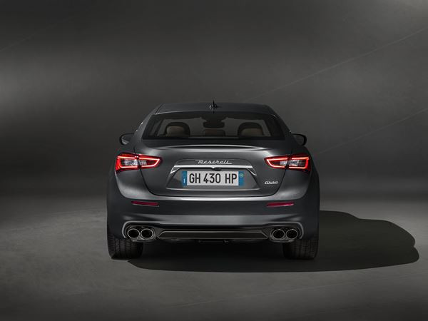 La berline sportive italienne Maserati Ghibli s'offre une mise à jour