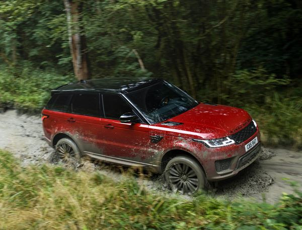 Le Range Rover Sport bénéficie de retouches esthétiques