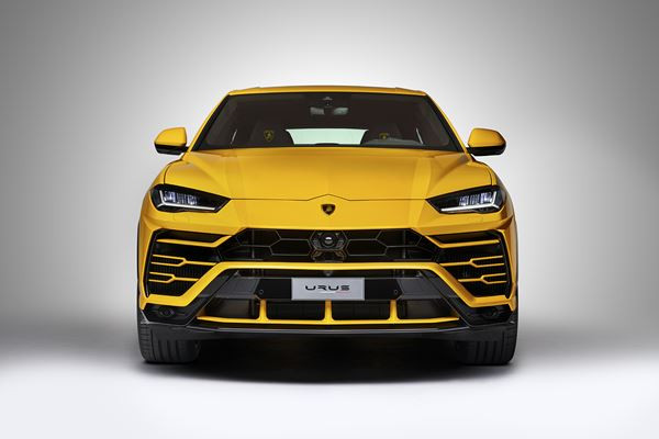 Le SUV Lamborghini Urus affiche des performances de supersportive