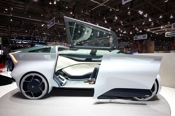 Dans les allées de la 88ème édition du salon de l'automobile de Genève