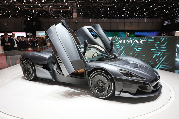 Dans les allées de la 88ème édition du salon de l'automobile de Genève