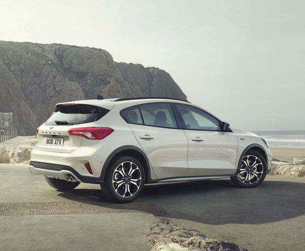 La Ford Focus se décline en version crossover surélevée de 30 mm